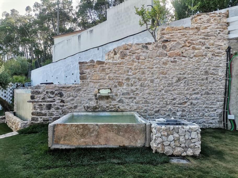 Moradias Do Castelo, Um Pequeno Paraiso Como Lhe Chamam Ourém Exterior photo